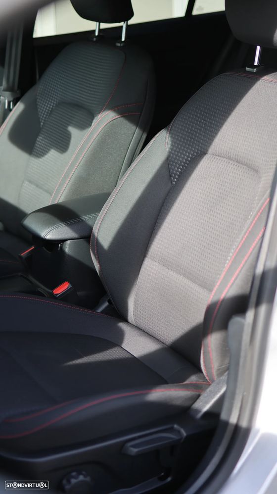 Ford Focus SW 1.5 TDCi EcoBlue ST-Line - 21