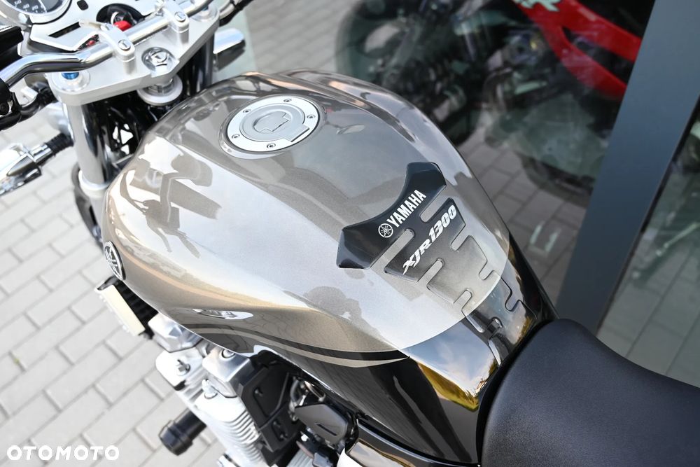 Yamaha XJR - 29