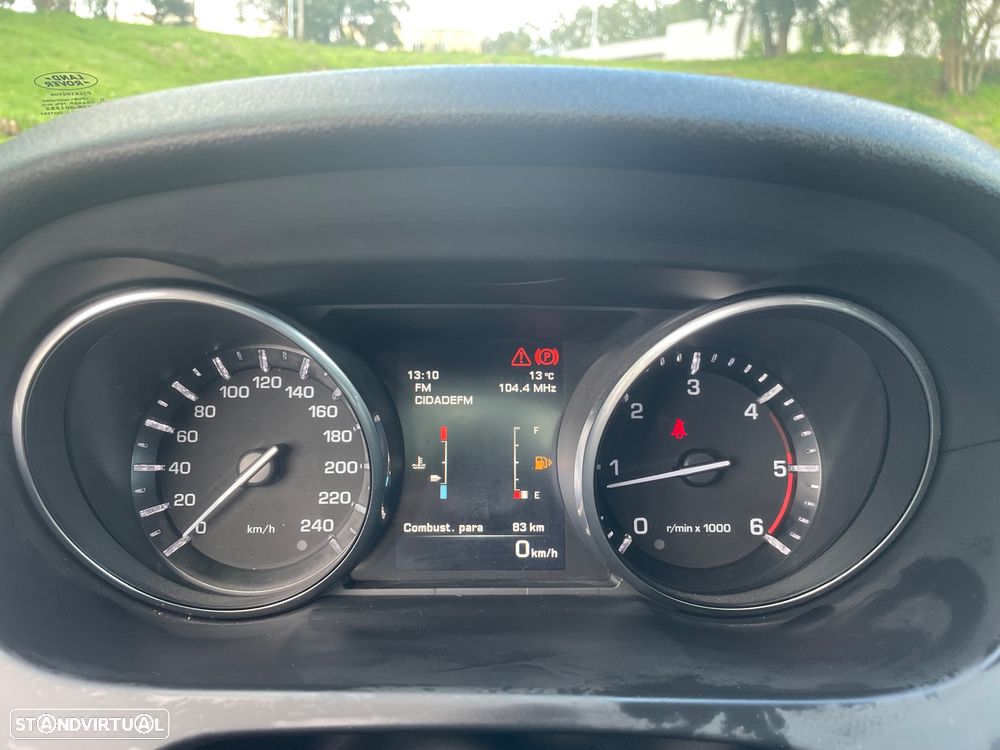 Land Rover Discovery Sport 2.0 eD4 HSE Luxury - 32