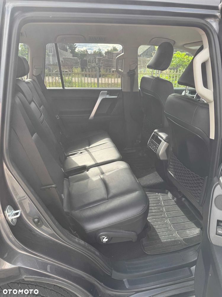 Toyota Land Cruiser - 5