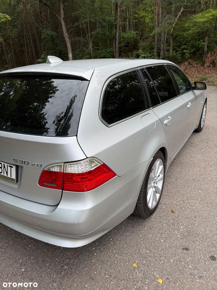 BMW Seria 5 530d xDrive - 7