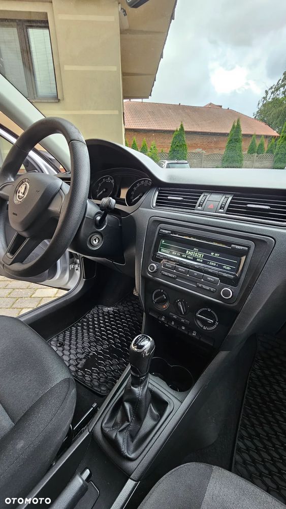 Skoda RAPID - 7