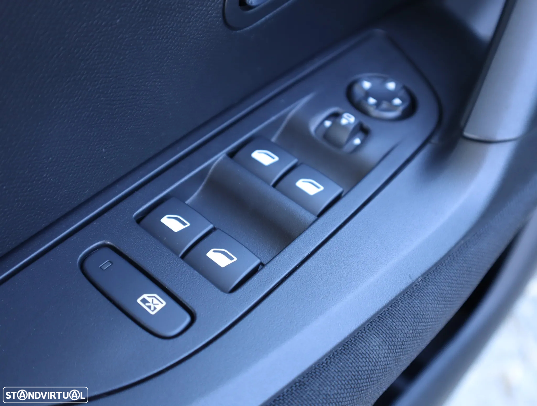 Peugeot 2008 1.2 PureTech Active - 28