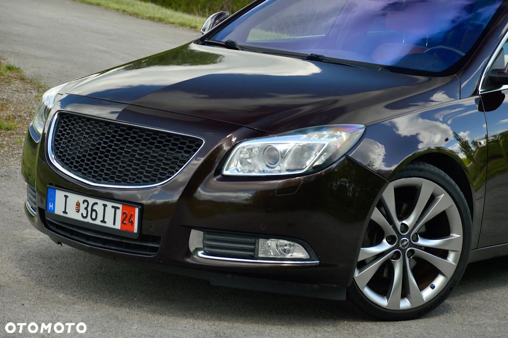 Opel Insignia 2.0 Turbo Sports Tourer 4x4 Automatik Design Edition - 3