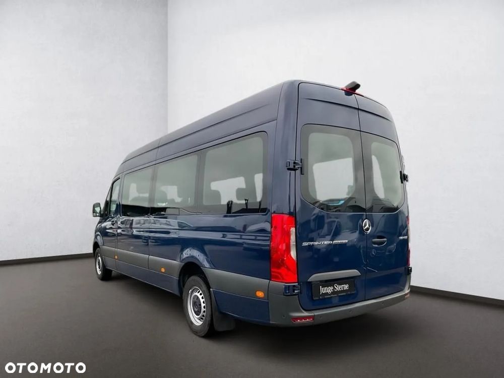 Mercedes-Benz Sprinter - 2
