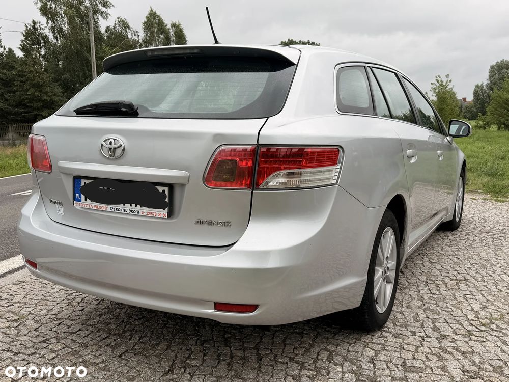 Toyota Avensis 2.0 D-4D Luna - 5