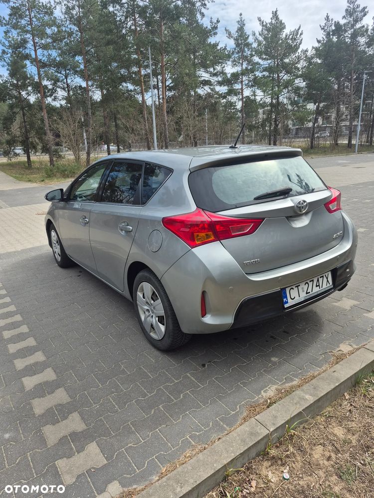 Toyota Auris 1.6 Premium Comfort - 4