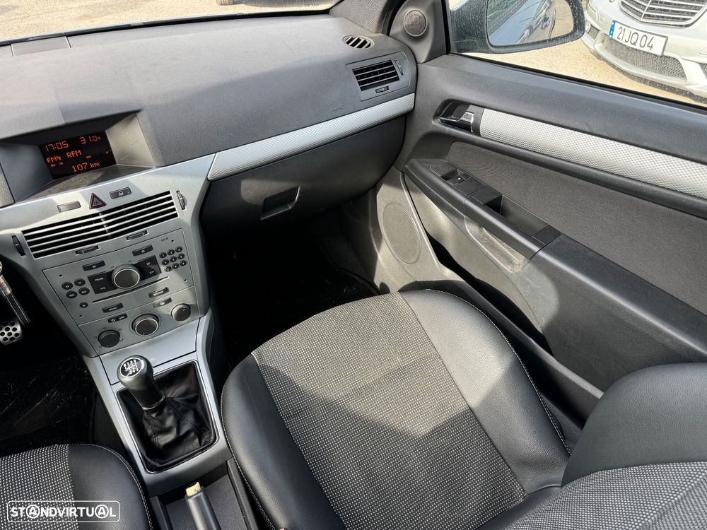 Opel Astra GTC 1.3 CDTi - 14