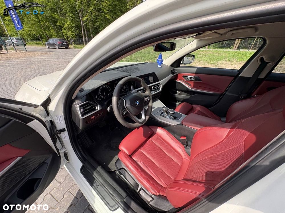 BMW Seria 3 318d M Sport - 23