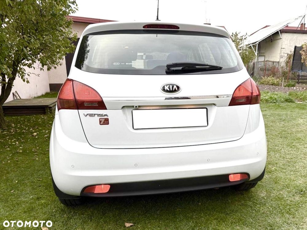 Kia Venga 2016 photo 4