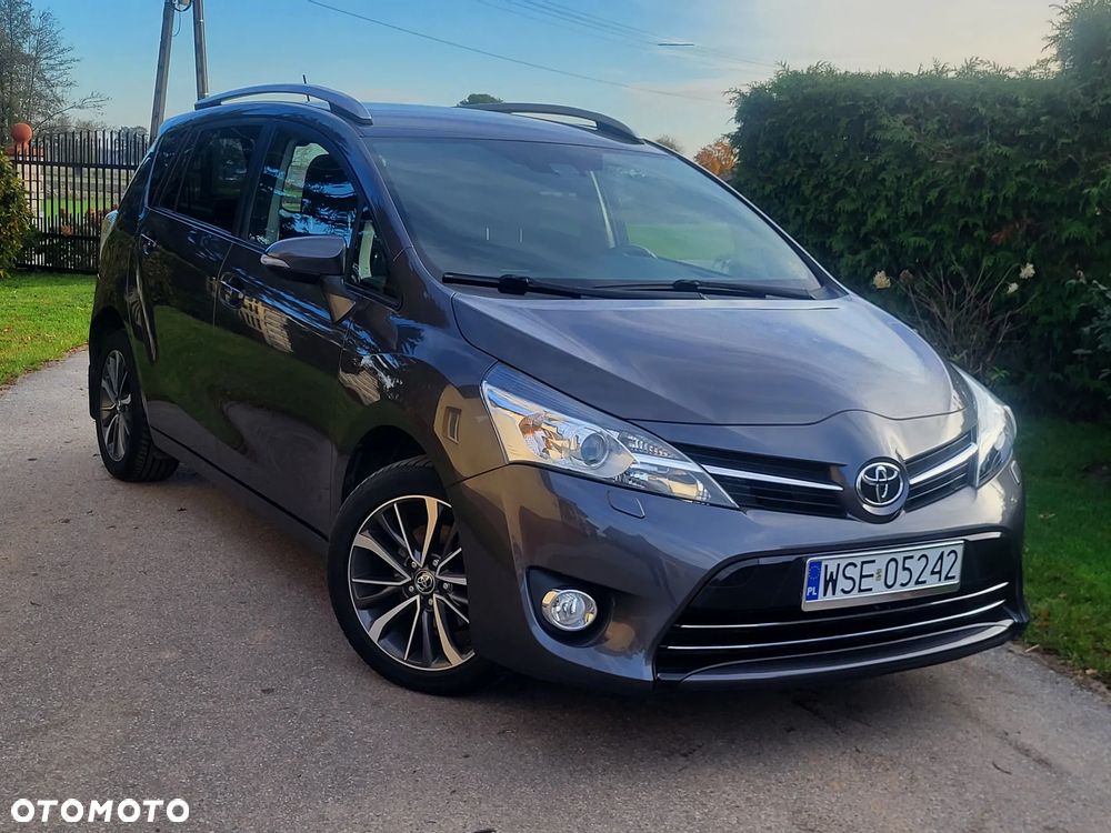 Toyota Verso - 5
