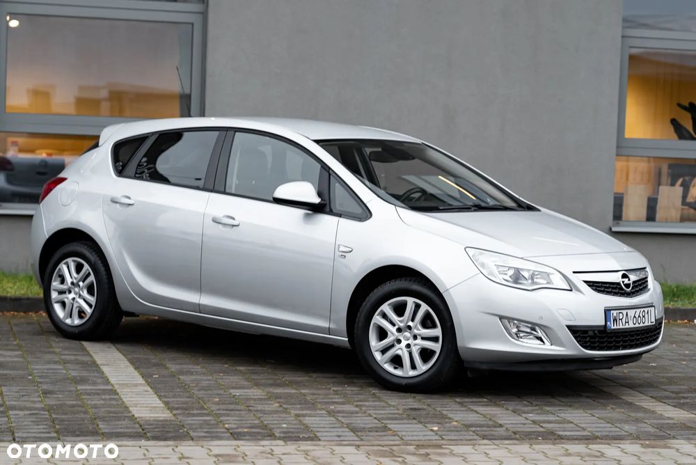 Opel Astra 1.4 Turbo Automatik - 11