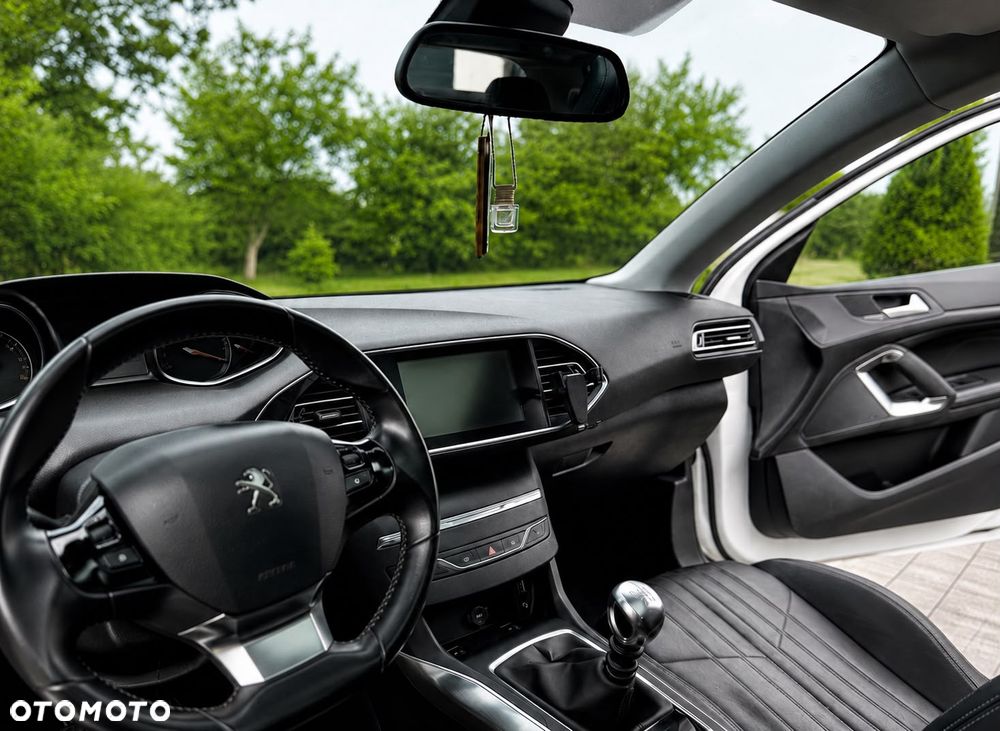 Peugeot 308 1.6 THP Allure - 6