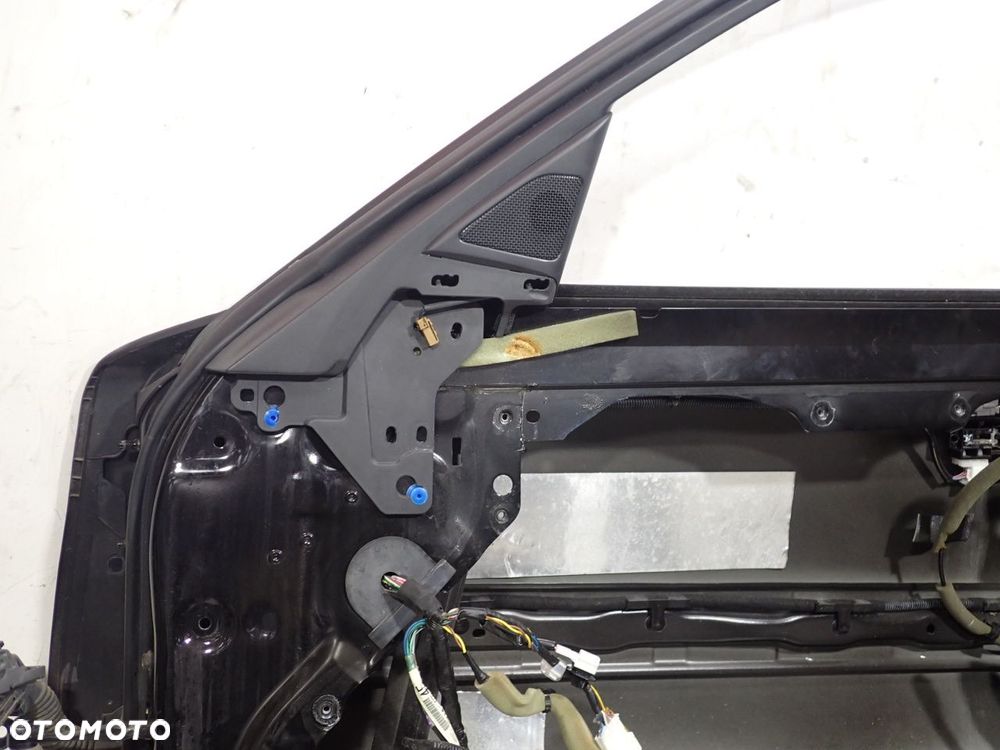 DRZWI PRAWY PRZÓD INFINITI M37X KOL:GAC - 21