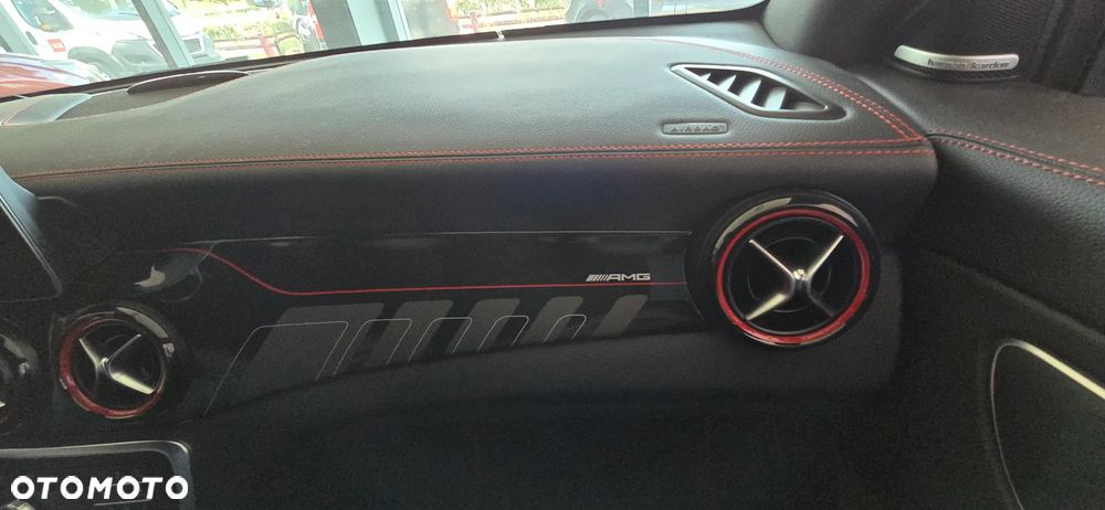 Mercedes-Benz CLA - 12