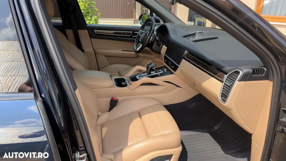 Porsche Cayenne Standard - 13