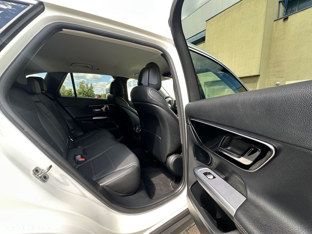 Mercedes-Benz GLC 220 d 4Matic 9G-TRONIC AMG Line Advanced - 23