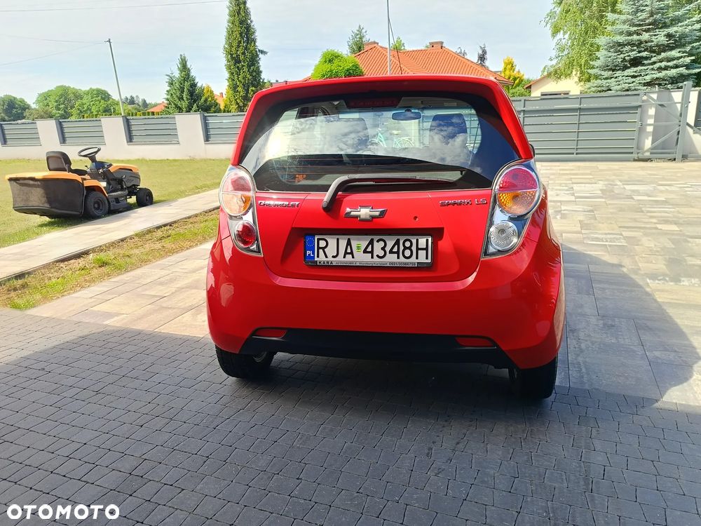 Chevrolet Spark 1.0 + - 11