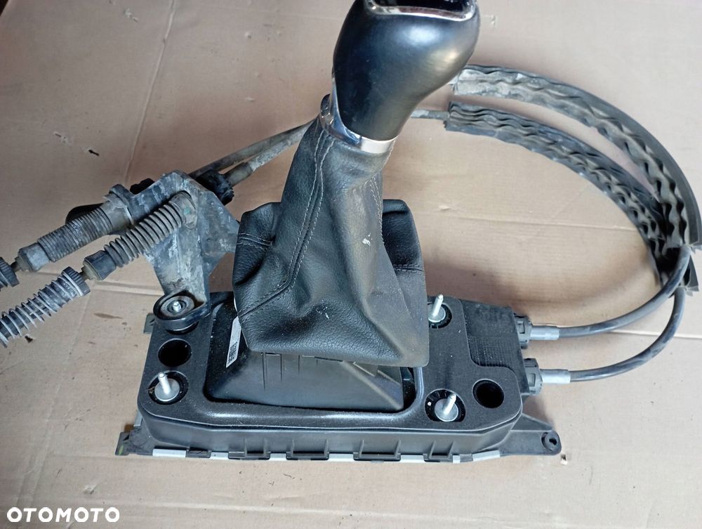 SKODA OCTAVIA III 3 1.0 TSI WYBIERAK LEWAREK ZMIANY BIEGÓW EU 5Q0711061F - 2