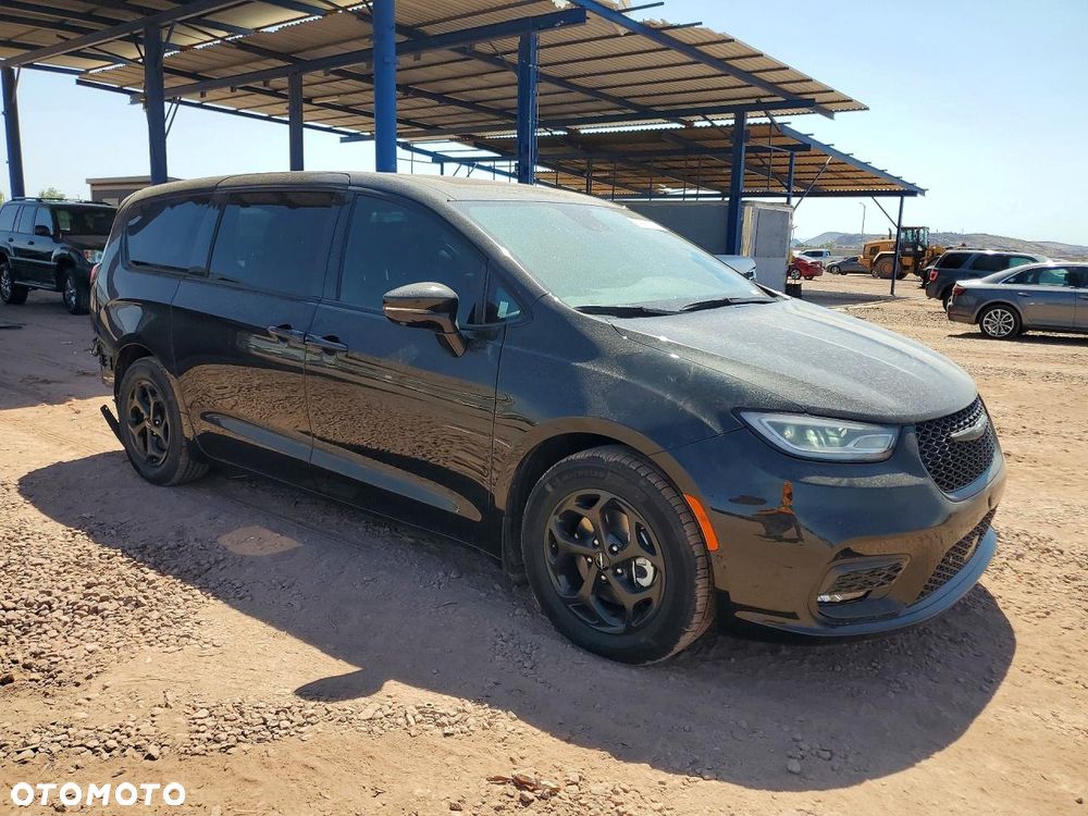 Chrysler Pacifica - 3