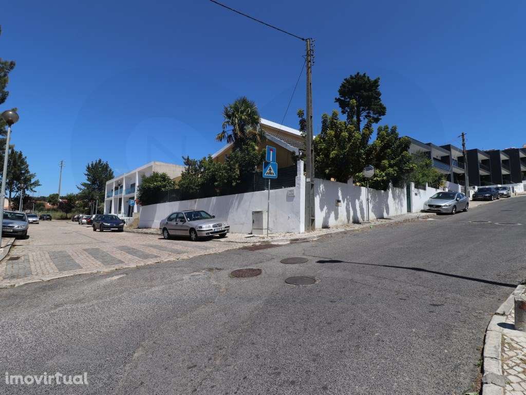 Em Construçao - Moradia Geminada em Caneças, 10 min. de Lisboa - Grande imagem: 5/10