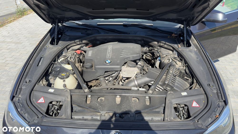 BMW Seria 5 528i xDrive Modern Line - 19