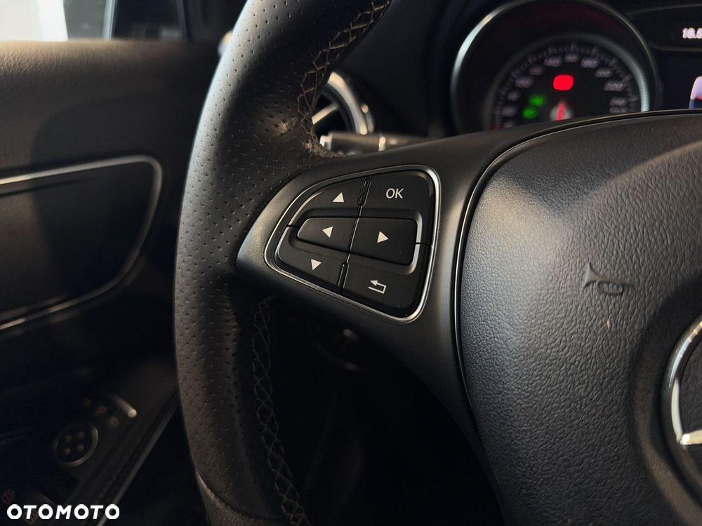 Mercedes-Benz GLA - 19