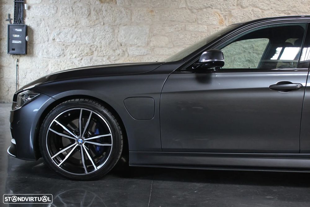 BMW 330 e iPerformance Pack M - 27