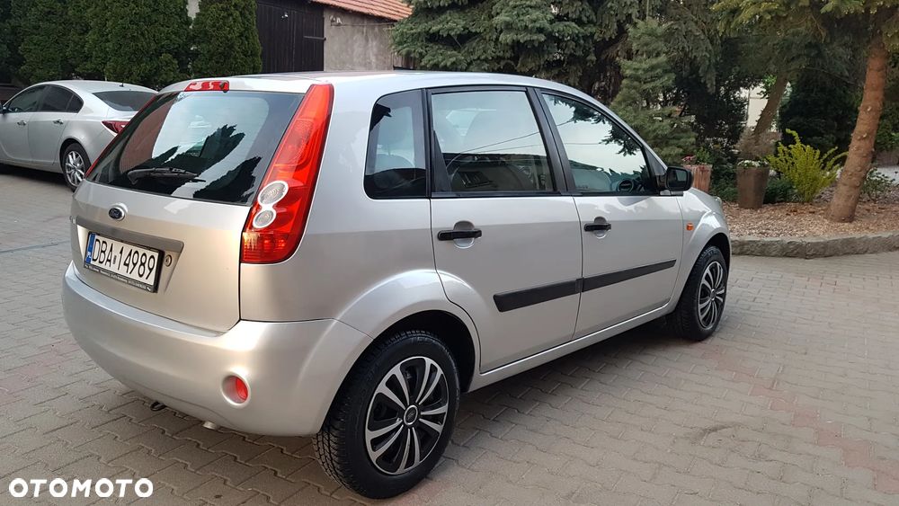 Ford Fiesta 1.25 Trend - 11