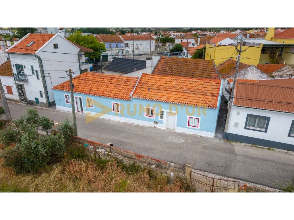 Moradia T3+1 Remodelada | Elegância e Conforto em Cabanas do Chão - Grande imagem: 3/47