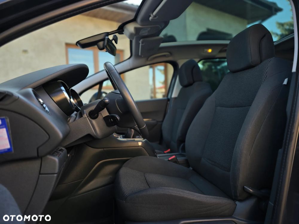 Peugeot 5008 - 14