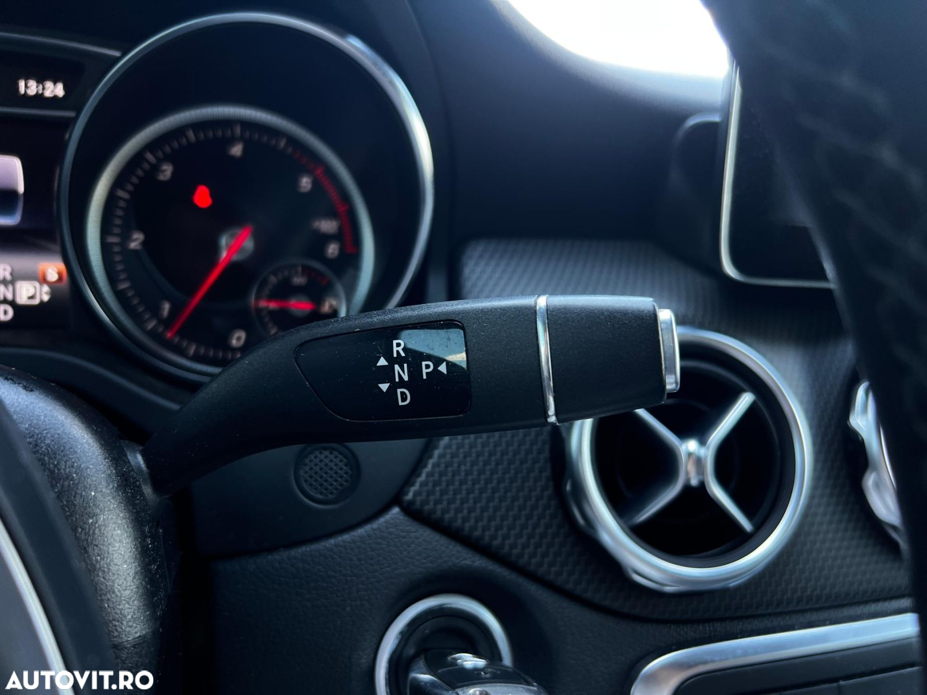 Mercedes-Benz GLA 200 d 4MATIC Aut. - 12
