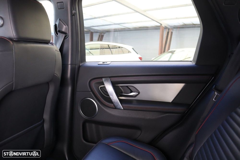 Land Rover Discovery Sport P300e Dynamic HSE - 34
