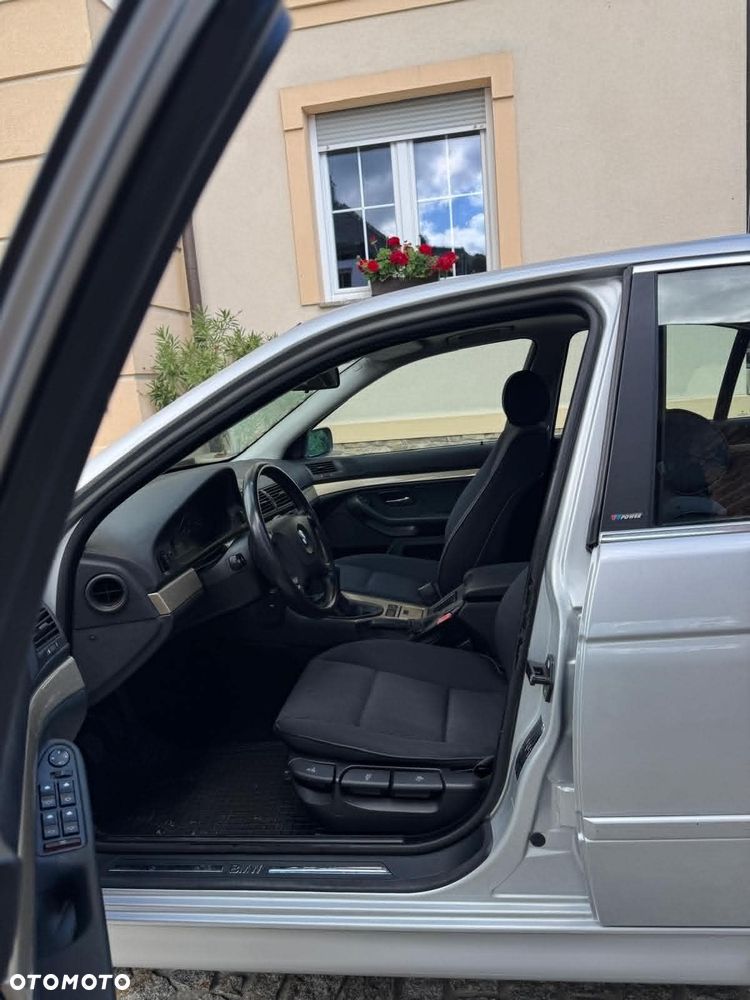 BMW Seria 5 520i Touring Edition Lifestyle - 8