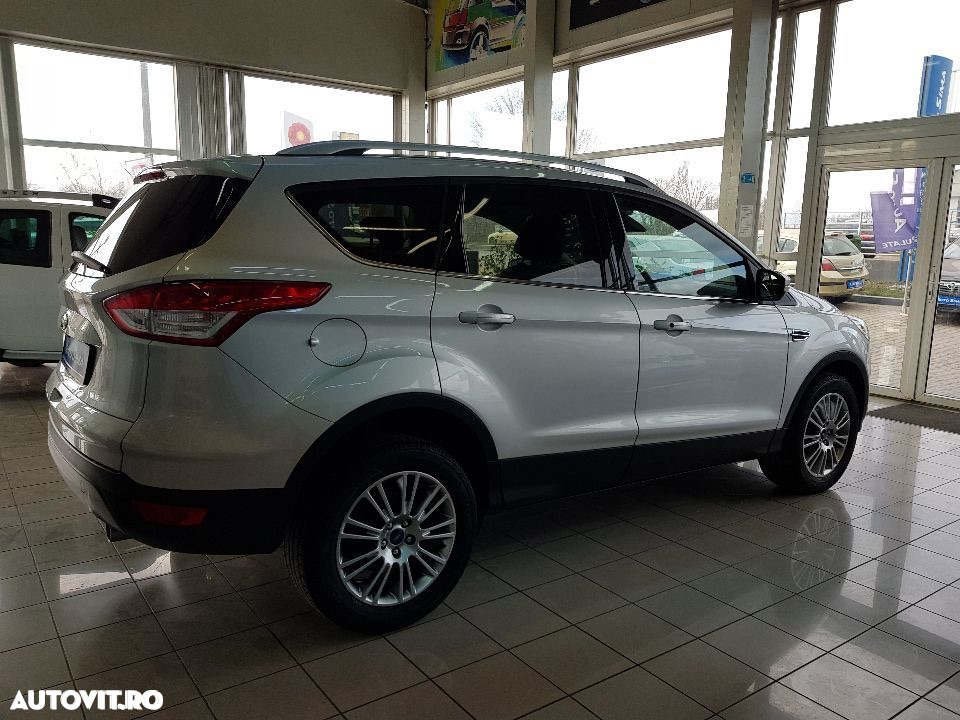Ford Kuga 2.0 TDCi 4WD Powershift Titanium - 5