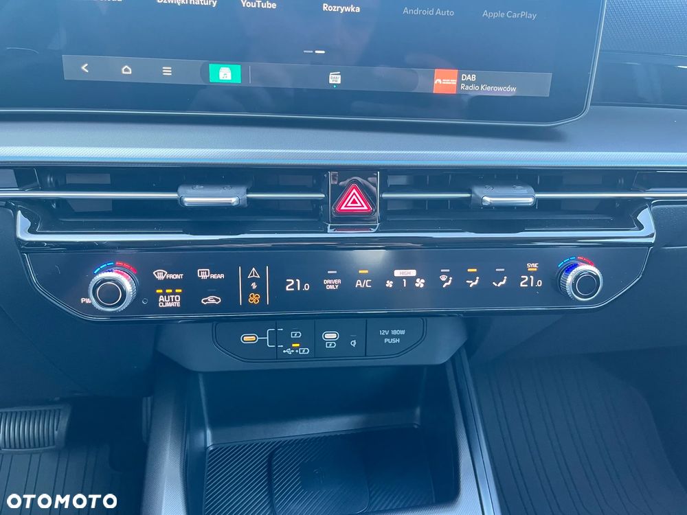 Kia Niro 1.6 GDI Hybrid Business Line - 23