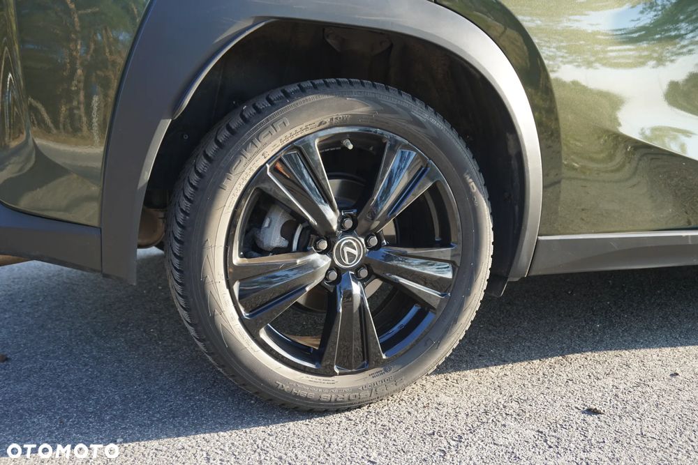 Lexus UX - 11