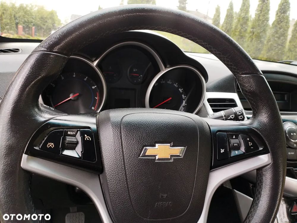 Chevrolet Cruze 1.8 LT - 9