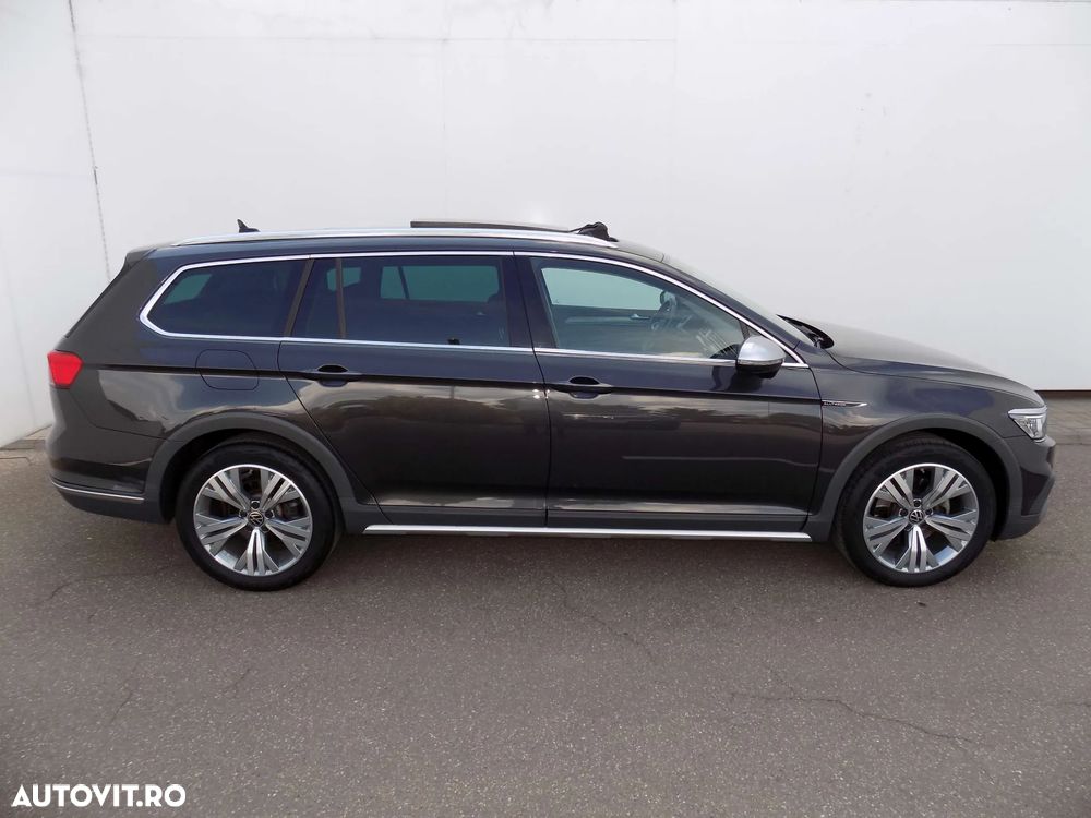 Volkswagen Passat Alltrack 2.0 TDI SCR DSG 4Motion - 7