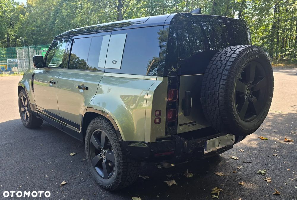 Land Rover Defender 110 D240 S - 10