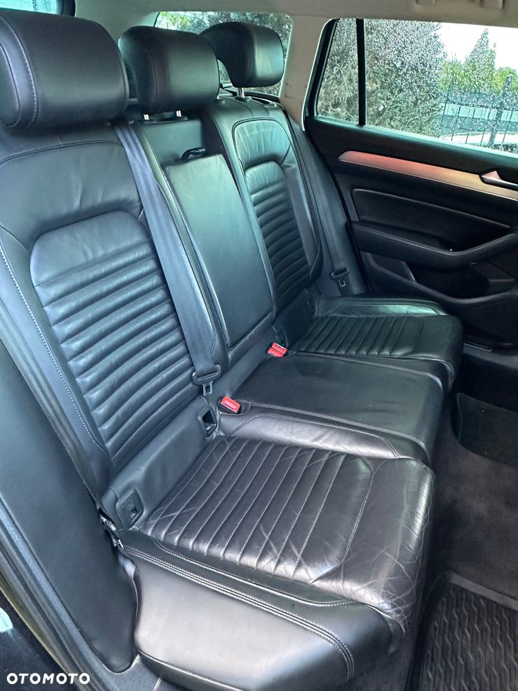 Volkswagen Passat 2.0 TDI SCR 4Mot DSG Highline - 34