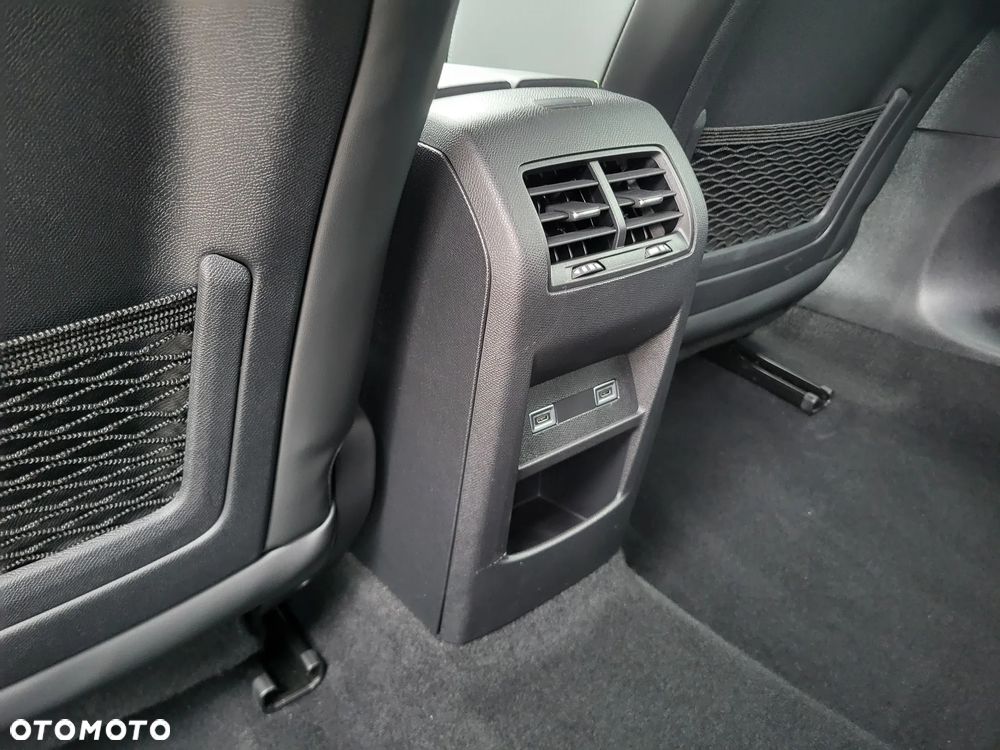 Peugeot 408 1.2 PureTech mHEV GT S&S e-DSC6 - 27