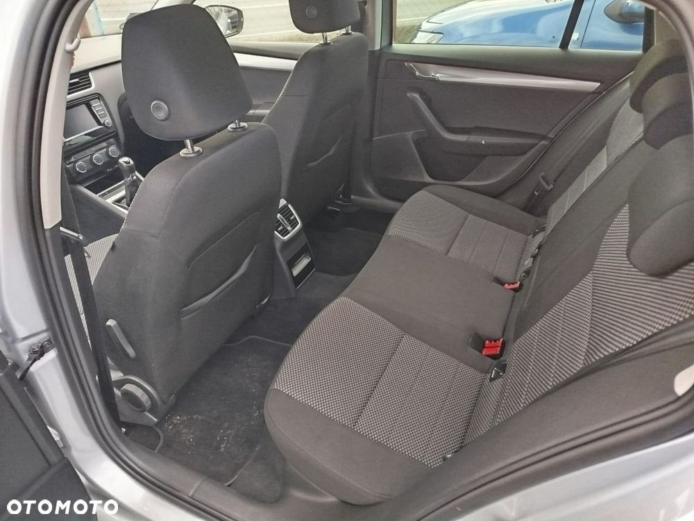 Skoda Octavia - 10