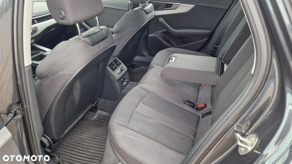 Audi A4 Limousine 35 TFSI mHEV Advanced S tronic - 11