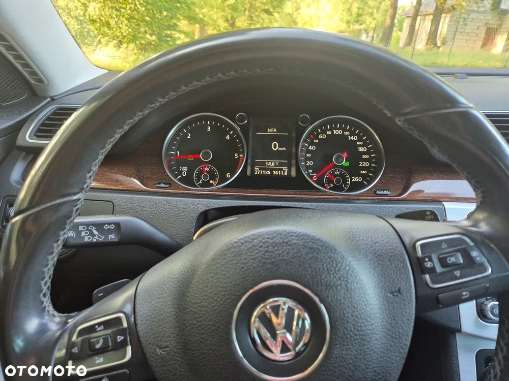 Volkswagen Passat 2.0 TDI 4Mot Highline DSG - 8