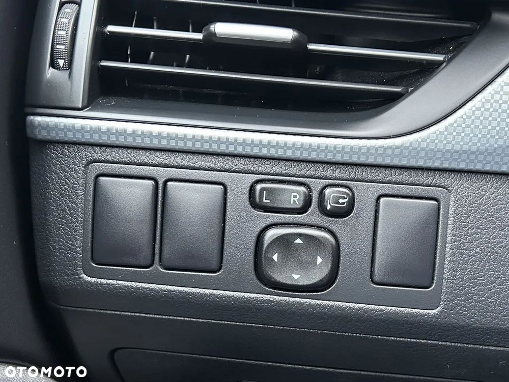 Toyota Avensis Touring Sports 1.8 Edition S+ - 25