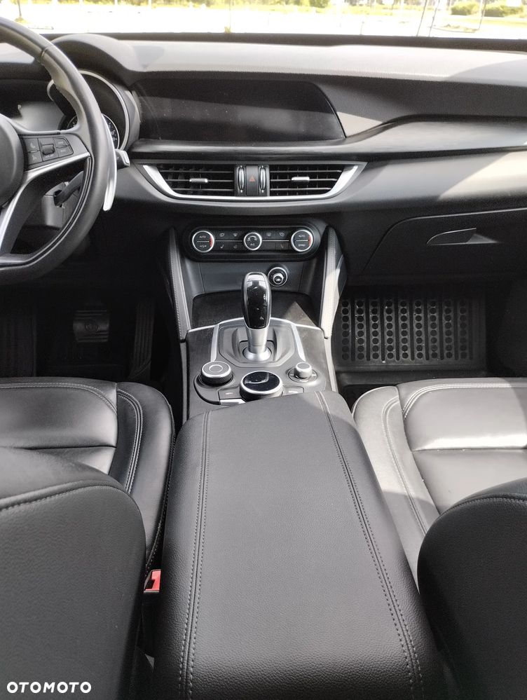 Alfa Romeo Stelvio 2.0 Turbo B-Tech Edition Q4 - 16