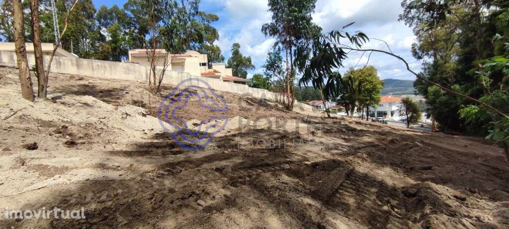 Terreno para construção à venda na Avenida Santiago de Gavião - Famali - Grande imagem: 2/14