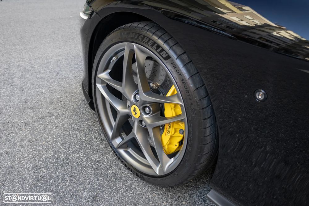 Ferrari Roma 3.9 Twin-Turbo V8 — photo 4