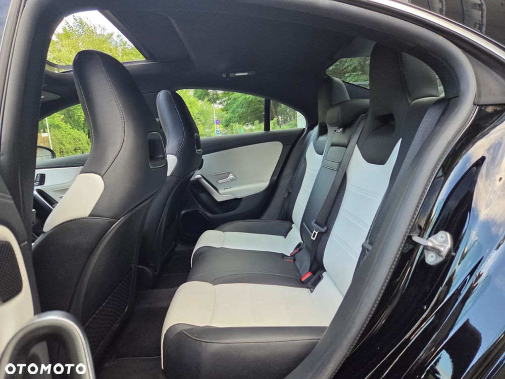 Mercedes-Benz CLA 220 4-Matic AMG Line 7G-DCT - 21